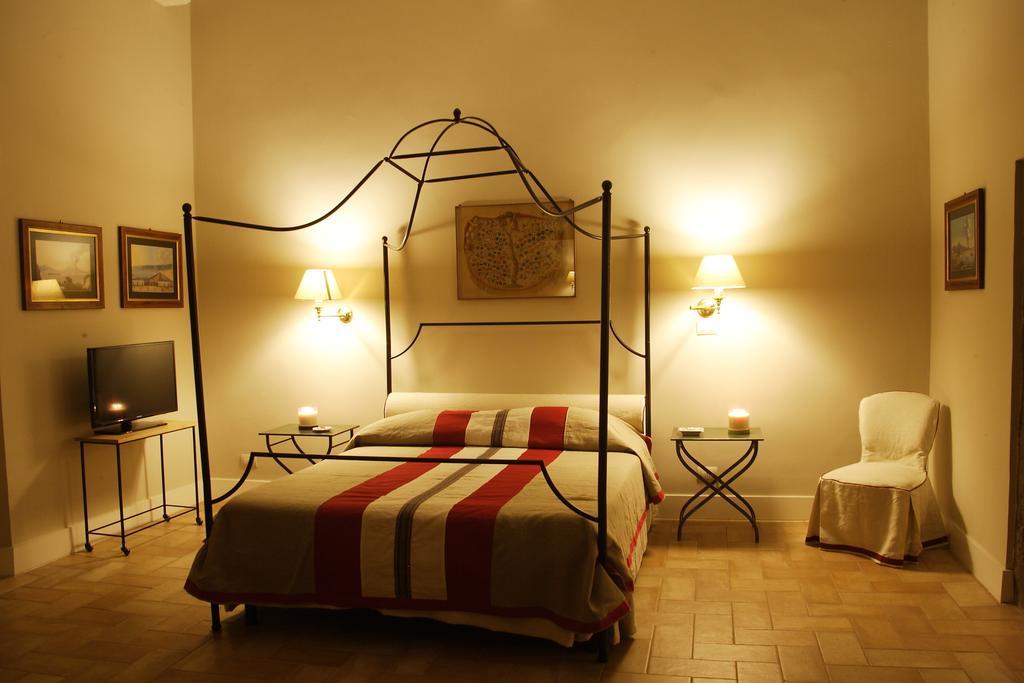 Commenda Ordine Di Malta Hotel Vignanello Room photo